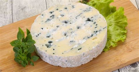 does-blue-cheese-go-bad-after-expiration-date-how-to image