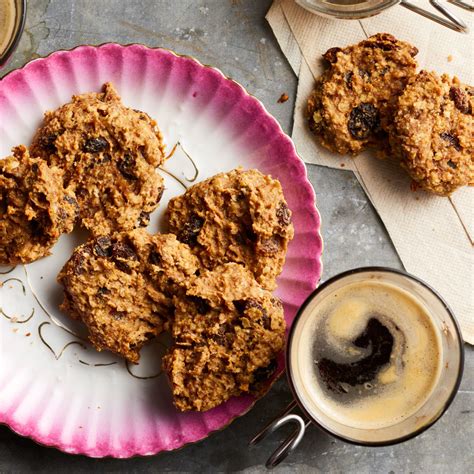no-sugar-added-vegan-oatmeal-cookies image