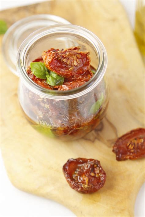 oven-roasted-preserved-tomatoes-bell-alimento image