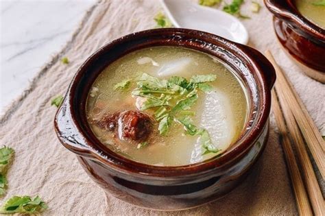 chinese-oxtail-soup-the-woks-of-life image