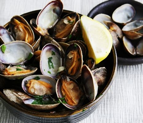 steamed-clams-in-white-wine-garlic-and-butter image