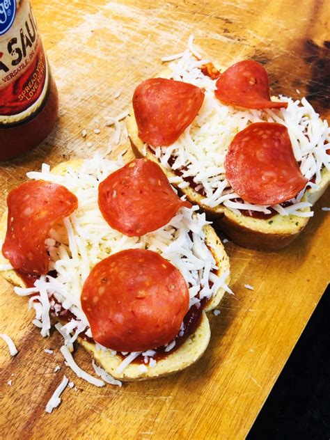 air-fryer-garlic-toast-pizzas-cooks-well-with-others image