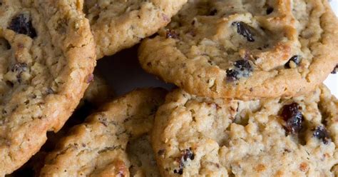 healthy-oatmeal-raisin-cookies-applesauce image