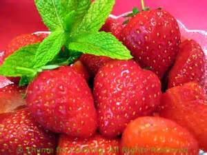 fresh-strawberries-with-balsamic-vinegar image