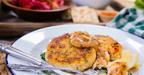 taste-of-home-magazines-crab-cakes-with-peanut-sauce image