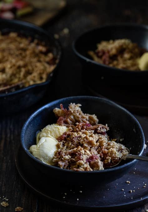 rhubarb-and-ginger-crumble-the-last-food-blog image