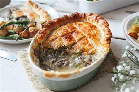vegan-pie-with-creamy-leeks-mushrooms-wallflower-kitchen image