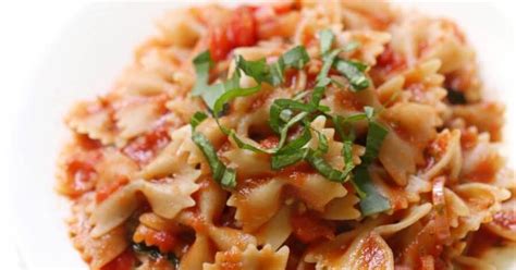 10-best-bow-tie-pasta-tomato-sauce-recipes-yummly image