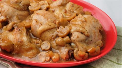 chicken-in-creamy-mushroom-sauce-recipe-yummyph image