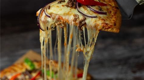 spicy-beef-mixed-pepper-pizza-recipe-spinneyfields image