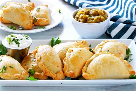chicken-empanadas-recipe-baked-in-the-oven-the image