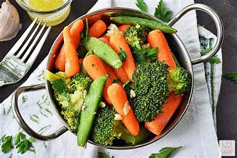 steamed-vegetables-with-garlic-butter-life-tastes-good image
