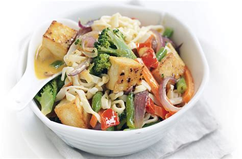 tofu-curry-with-noodles-healthy-food-guide image