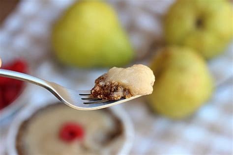 easy-raw-pear-tarts-vegan-paleo-oatmeal-with-a-fork image