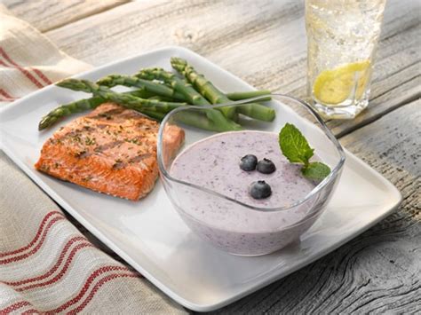 blueberry-soup-recipe-sip-smarter image