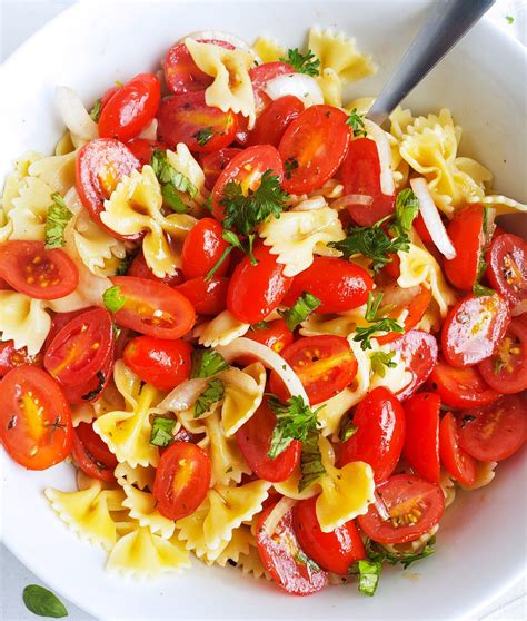 easy-tomato-balsamic-pasta-salad image