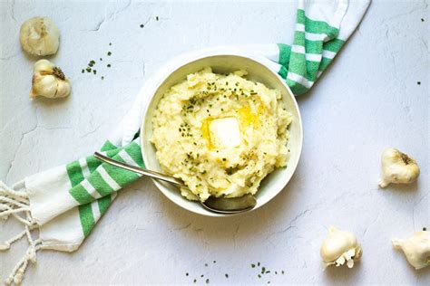 french-mashed-potatoes-with-garlic-champagne image