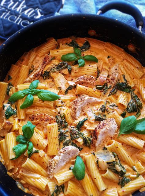 rigatoni-with-chicken-in-a-creamy-tomato-sauce-by image