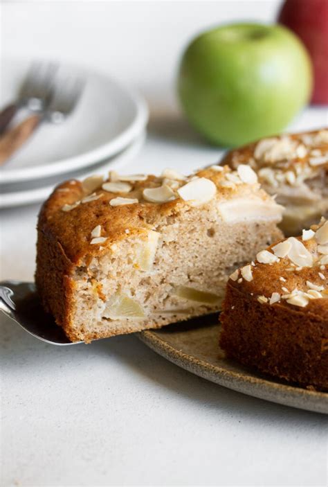 easy-apple-cake-that-tastes-amazing-pretty image