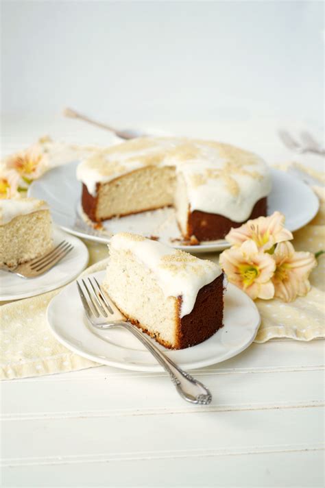 honey-chamomile-cake-with-ricotta-frosting-the image
