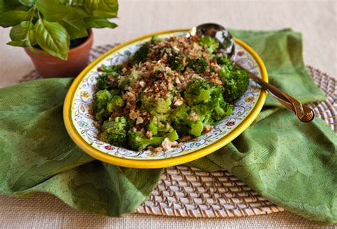 broccoli-with-anchovies-garlicky-breadcrumbs image