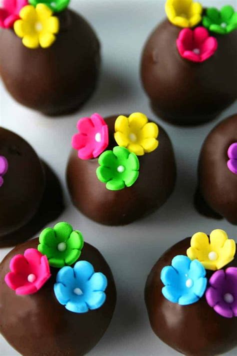 oreo-cookie-balls-with-flowers-mom-loves-baking image