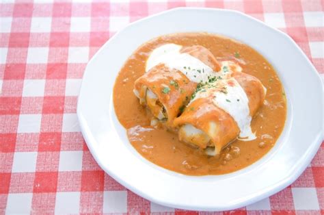 hungarian-food-21-traditional-dishes-to-eat-in-hungary image