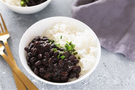 vegan-black-beans-frijoles-negros image