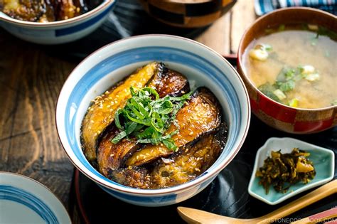 soy-glazed-eggplant-donburi-茄子の甘辛丼-just-one image