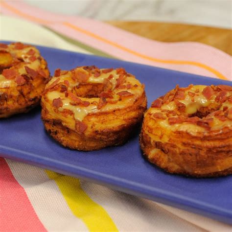 grilled-cheese-croissant-donut-cheesy-bacon-croissonut image