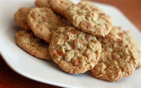 this-oatmeal-butterscotch-chip-cookie-will-take-you-back image