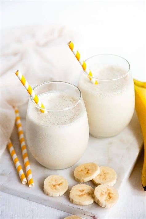 best-ever-banana-milkshake-recipe-foodtasia image