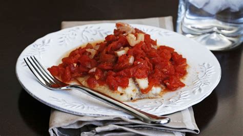 baked-tilapia-with-white-wine-and-tomatoes image