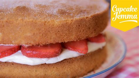 classic-victoria-sponge-cake-recipe-cupcake-jemma image