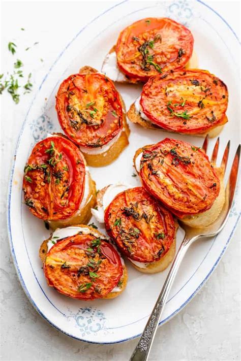 crostini-with-roasted-tomatoes-feelgoodfoodie image