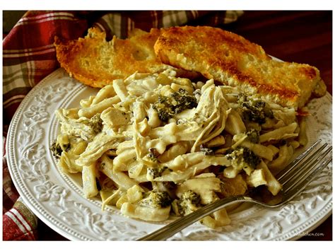 chicken-n-noodles-with-broccoli-mushrooms image