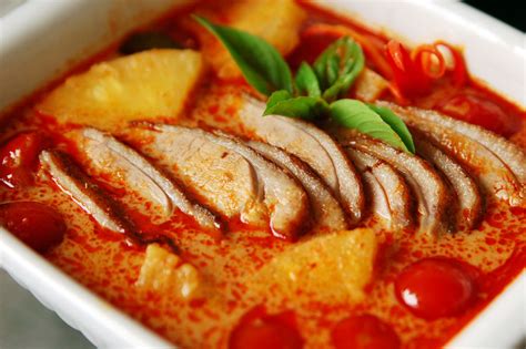 roasted-duck-curry-recipe-kaeng-phed-ped-yang image