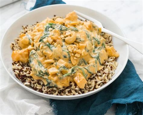 410-calorie-spinach-and-pumpkin-curry-the-healthy image
