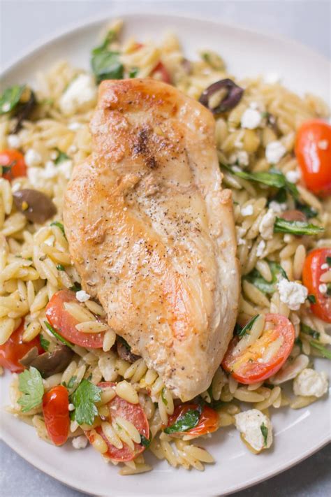 mediterranean-chicken-orzo-recipe-the-clean-eating image