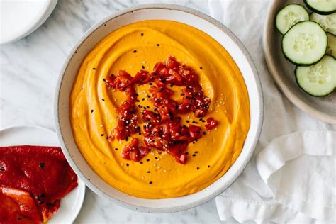 roasted-red-pepper-hummus-downshiftology image