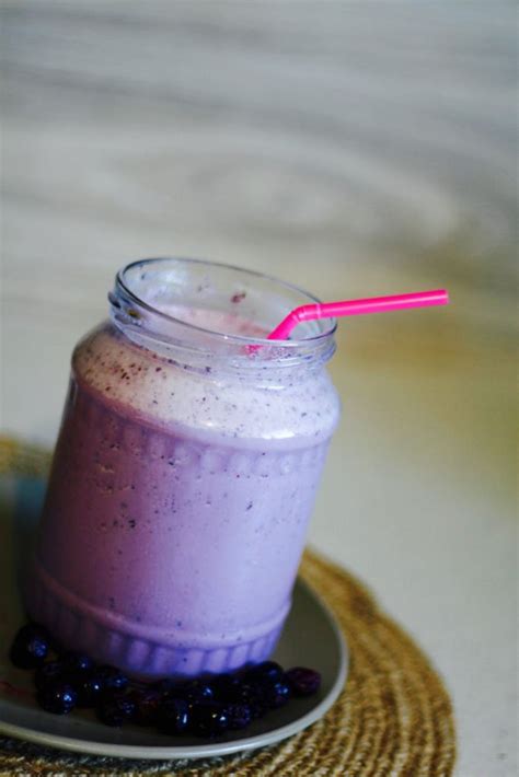 blueberry-almond-milk-smoothie-mad-creations-hub image