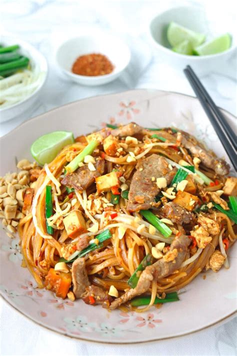 spicy-pork-pad-thai-made-with-tamarind-paste-that image