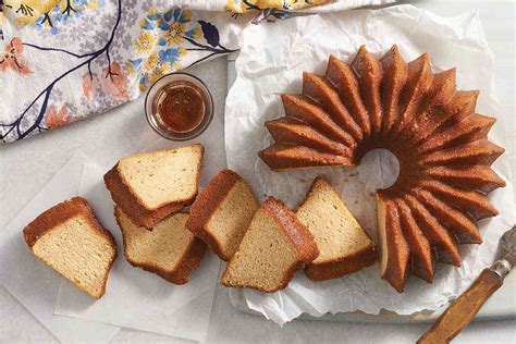 maple-pound-cake-with-maple-rum-glaze-recipe-king image