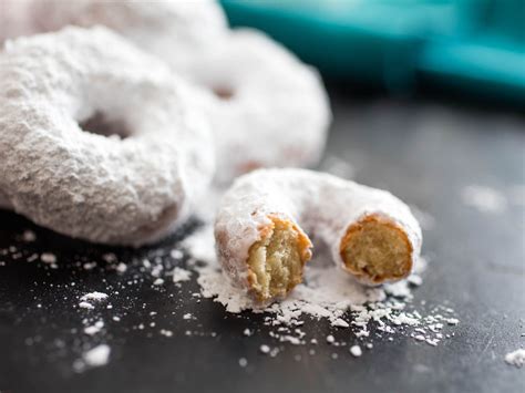 diy-donettes-mini-sugar-coated-doughnuts image
