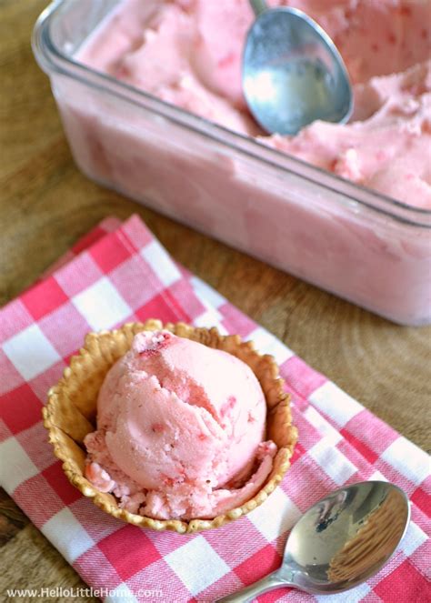strawberry-frozen-yogurt-easy-4-ingredient image
