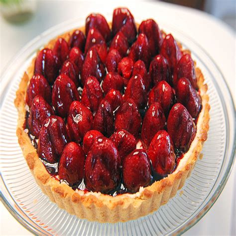 strawberry-mascarpone-tart-with-port-glaze-chloe image