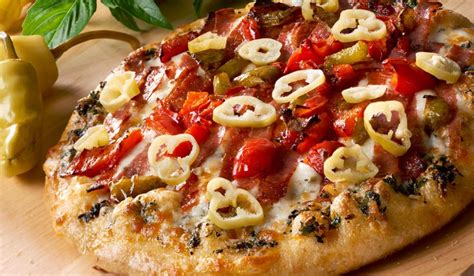 what-toppings-go-with-banana-peppers-on-pizza image