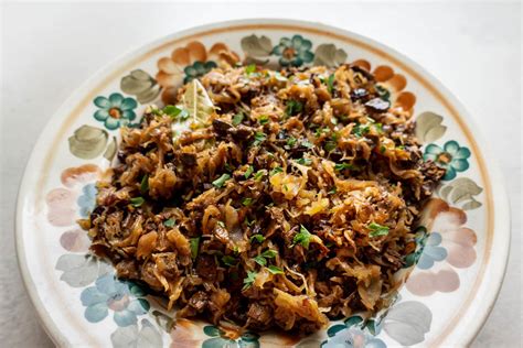 kapusta-polish-sauerkraut-with-mushrooms-recipe-polonist image