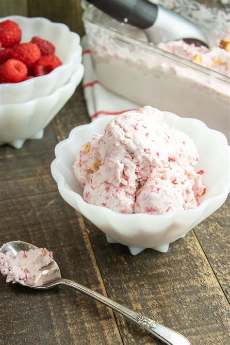 easy-raspberry-ice-cream-recipe-without-ice-cream image