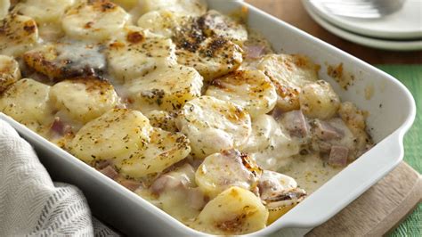 potatoes-au-gratin-with-caramelized-onions-and-ham image